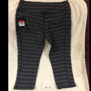 Nike cotton print capri’s